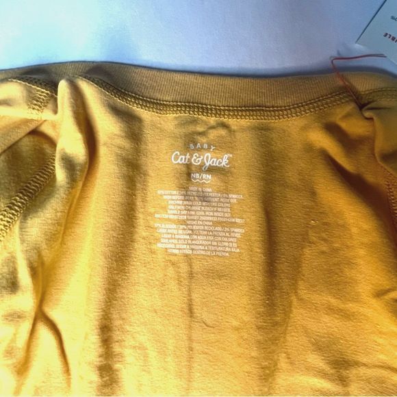 Cat & Jack Unisex Infant Gold Long Sleeve Romper Snaps Adaptive Design NEW! - Picture 5 of 8